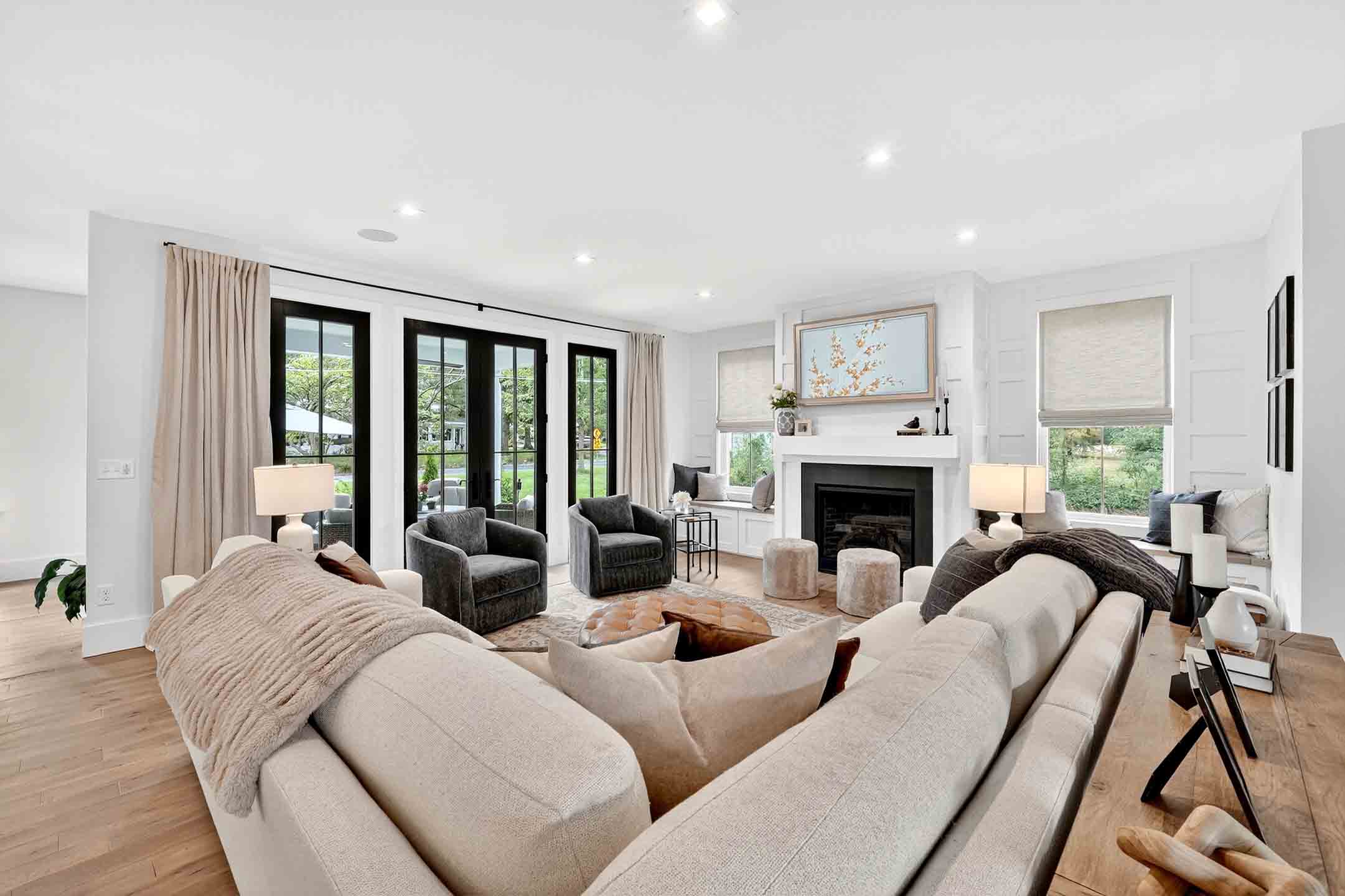 Holmes Living Rm- (8)